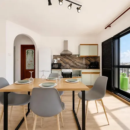 Bright & Spacious 3br In Ta Xbiex, Full Ac & Wifi * Ta Xbiex